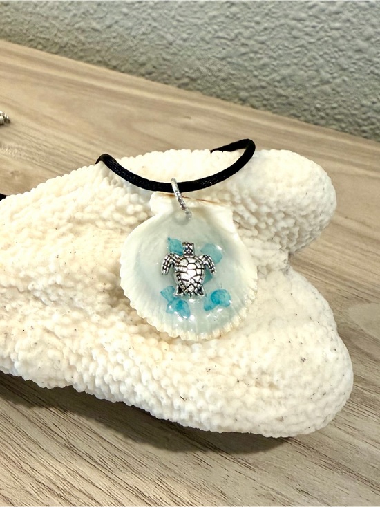 Jewelry - 109. Reversible Sea Turtle Scallop Shell Necklace with turquoise sea glass